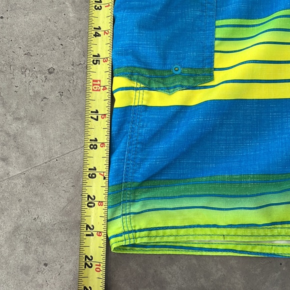 Like new! O’Neill shorts. Size 30 - Picture 7 of 7